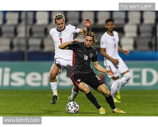 亚松国民与德芬的激烈对决解析及比赛前瞻展望